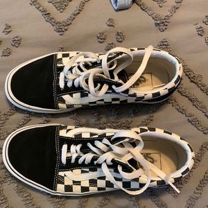 checkerboard low top vans